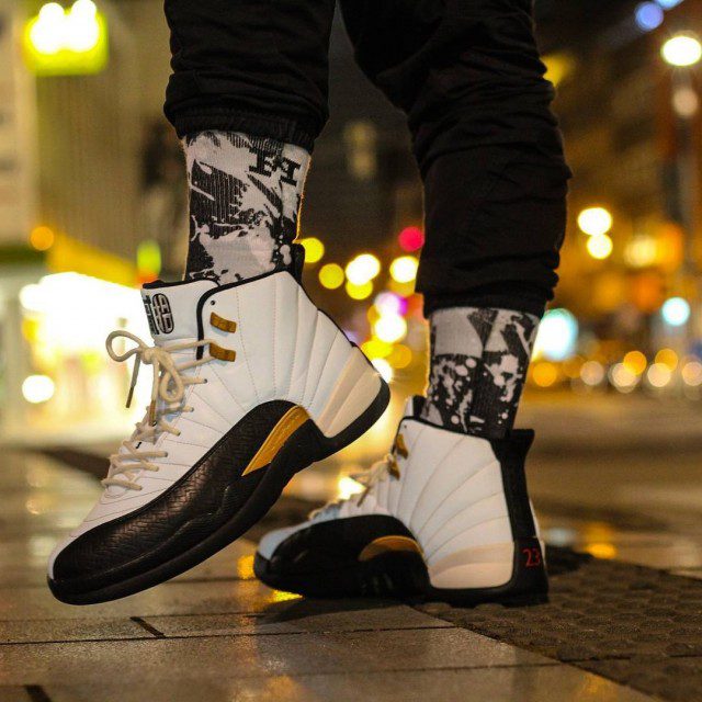 Nike air jordan xiii white/black/gold.